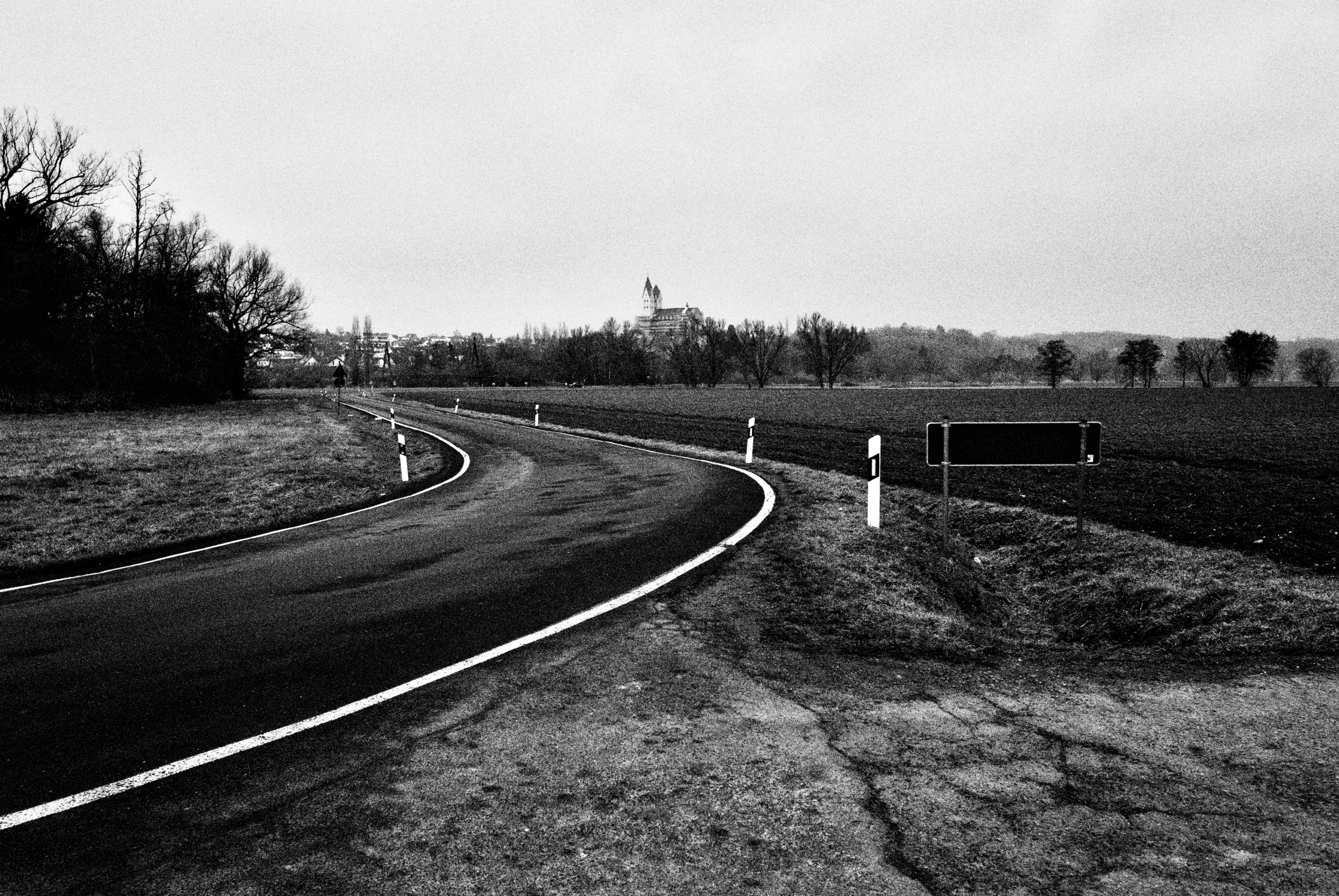 Eschhofen-Brueckenweg-Leica-Q2-Monochrom-Sascha-Buettner-06 Eschhöfer Brücken-Weg, Januar 2026. Schwarzweiß-Fotografie mit Leica Q2 Monochrom von Sascha Büttner.